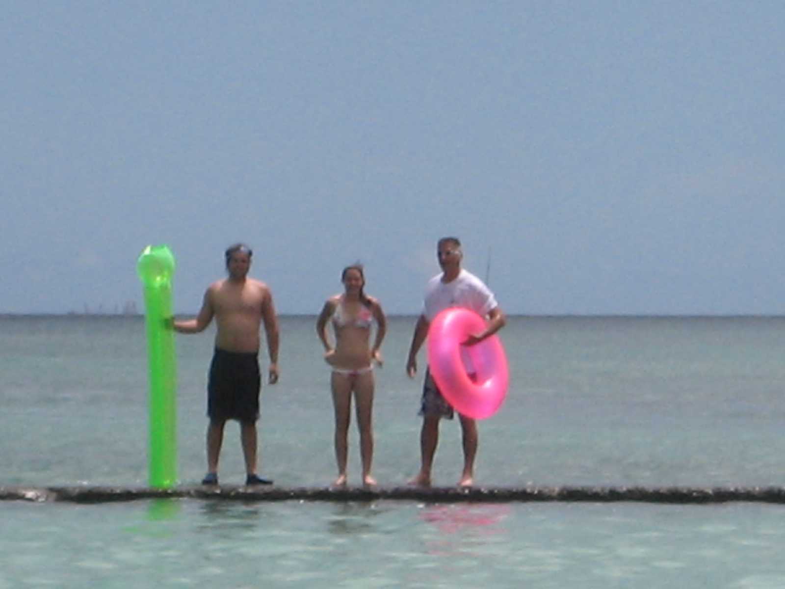 JC, Kat & Dad on barrier wall